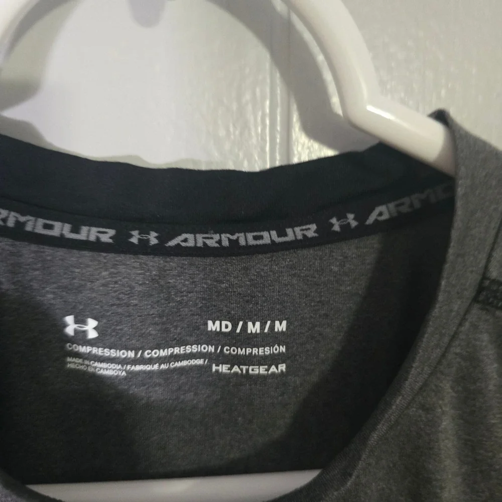 Under Armour Men's‎ Medium HeatGear Compression Sleeveless Shirt Tank Top Gray